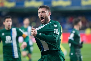 La afición del Espanyol desembarca en Vila-real en busca de oxígeno