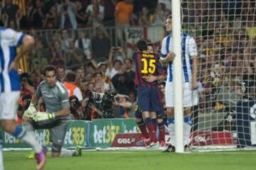 Bartra celebra con Messi el 4-1.