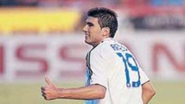 <b>CON EL REAL.</b> Reyes se vistió fi nalmente la camiseta del Real.