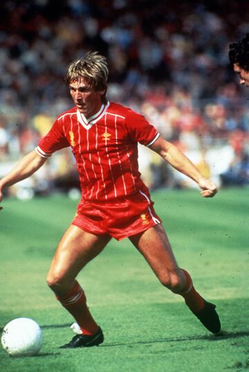 Arise Sir Kenny... Liverpool and Celtic legend knighted