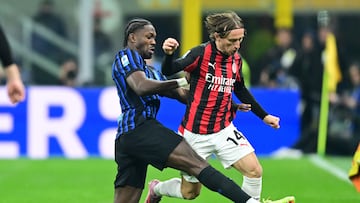 Marcus Thuram intenta detener a Luka Modric. REUTERS/Daniele Mascolo