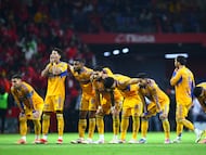 Fernando Gorriaran, Jonathan Herrera, Joaquim Pereira, Juan Sanchez Purata, Nicolas Ibanez, Javier Aquino, Juan Pablo Vigon, Jesus Garza, Angel Correa, Uriel Antuna of Tigres during the final second leg match between Tigres UANL and Toluca, as part of the Liga BBVA MX, Torneo Apertura 2025 at Nemesio Diez Stadium, on December 14, 2025 in Toluca, Estado de Mexico, Mexico.