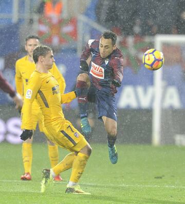 Griezmann y Orellana.