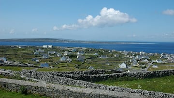 El país a un paso de España que te ofrece hasta 70.000 euros por hacer las maletas y mudarte a una de sus 30 islas