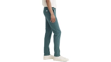 El pantalón chino de Levi’s más estiloso es suave, ligero y cálido