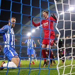 El Brighton remonta ante el Crystal Palace y se mete en 1/16