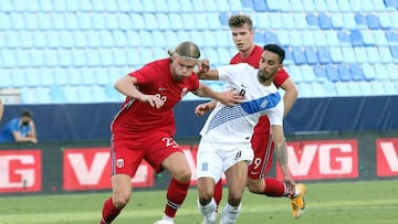 Haaland en acción contra los helenos.