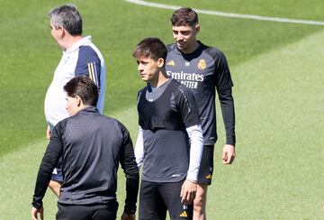 Arda Gler, junto a Valverde, en un entrenamiento del Real Madrid.
