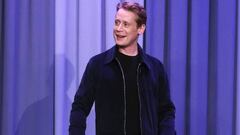 Macaulay Culkin conquista las redes con su mascarilla inspirada en 'Solo en casa'