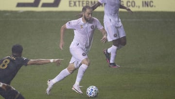 Gonzalo Higua&iacute;n no tuvo la mejor de sus noches en su partido de debut con el Inter Miami en la MLS; fall&oacute; un penal y perdieron tres a cero.