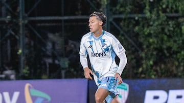 Entre la presión por minutos en Colombia y el guiño de Keylor Navas desde México, Juan Pablo Vargas encaminó su salto a La Franja como el quinto tico en vestir la blanquiazul.