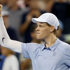 Sinner sobrevive a la alarma de incendios y a una bola de set para avanzar en Cincinnati