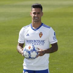 Nano Mesa: “He decidido venir porque creo que en el Zaragoza puedo dar mi mejor versión”