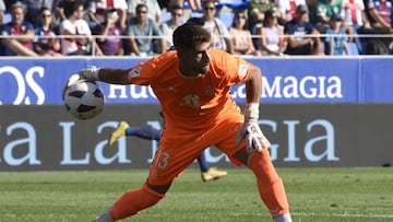 Andoni Zubiaurre en el duelo ante el Huesca.