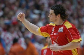 El año 2005 España ganó su primer Campeonato de Mundo de Balonmano. Fue el 6 de febrero y la final la jugó contra Croacia.
Alberto Entrerríos.  