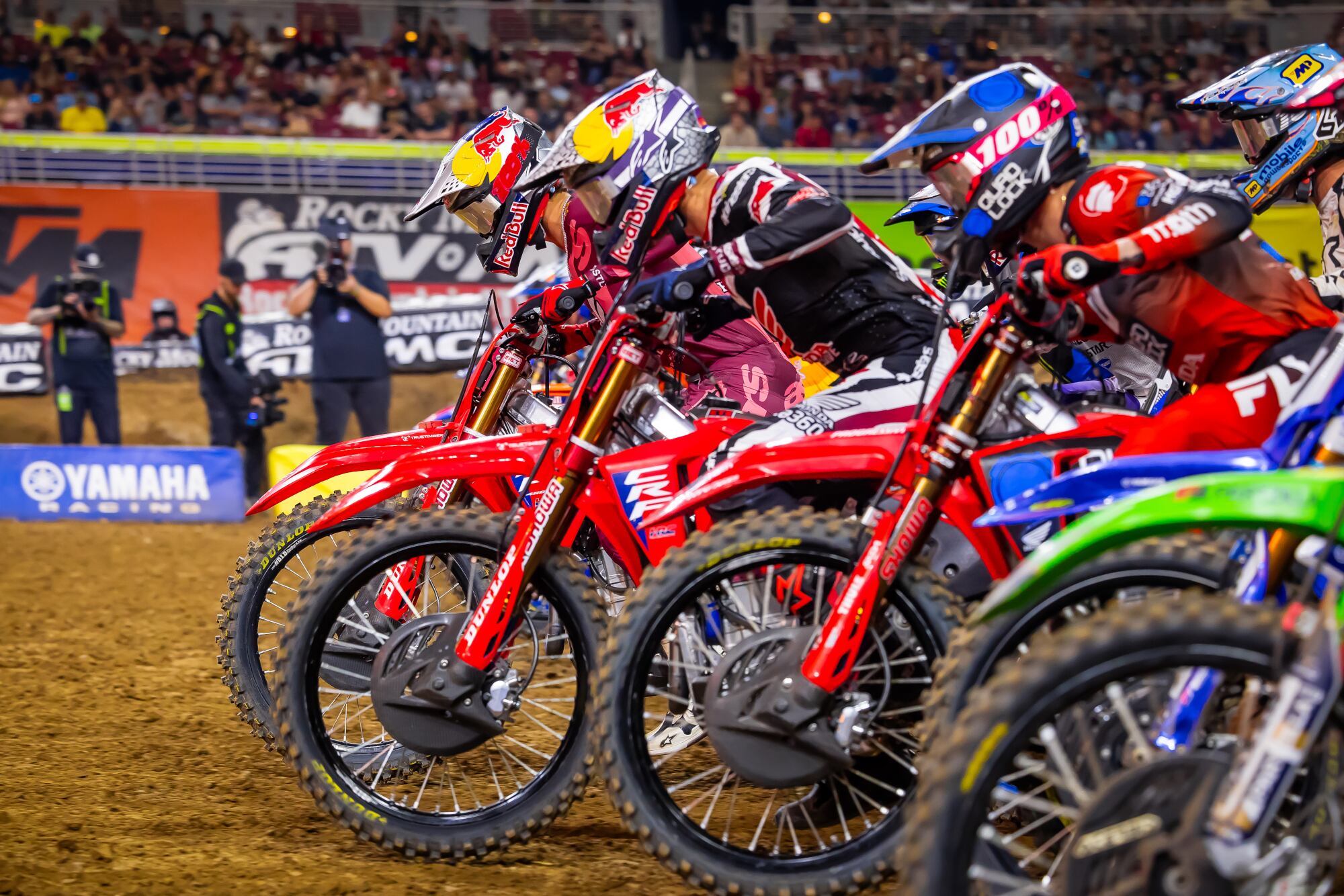 Salida de una de las carreras de SMX en St. Louis.