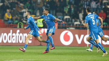 LISBON, PORTUGAL - JANUARY 28: Stephen Eustaquio of FC Porto celebrates after scoring his team's first goal during the Allianz Cup match between Sporting CP and FC Porto at Estadio Jose Alvalade on January 28, 2023 in Lisbon, Portugal. (Photo by Joao Rico/DeFodi Images via Getty Images)