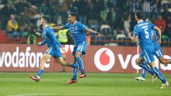 LISBON, PORTUGAL - JANUARY 28: Stephen Eustaquio of FC Porto celebrates after scoring his team's first goal during the Allianz Cup match between Sporting CP and FC Porto at Estadio Jose Alvalade on January 28, 2023 in Lisbon, Portugal. (Photo by Joao Rico/DeFodi Images via Getty Images)