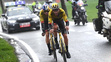 Christophe Laporte, con Van Aert a su rueda, en la E3 Saxo Classic.