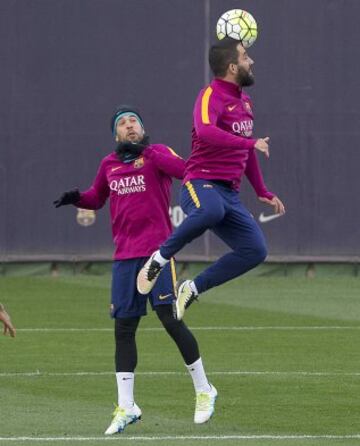 Arda Turan y Jordi Alba.