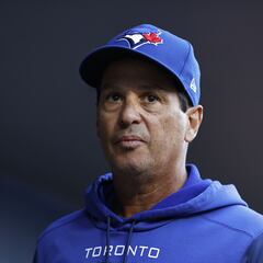 Charlie Montoyo deja de ser manager de los Blue Jays