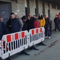 Largas colas en León por las entradas del Cultural-Atlético