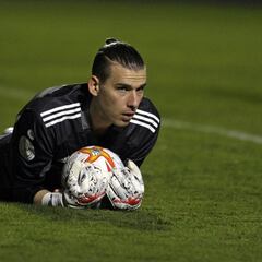 Lunin se queda en el Madrid