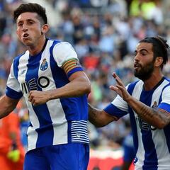 Chicharito jugará Champions; Herrera sacó la cara por el Porto