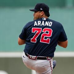 Víctor Arano sueña con ser cerrador en la MLB