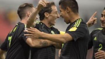 Andr&eacute;s Guardado celebra su gol ante El Salvador, rumbo a Rusia 2018