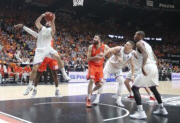 La remontada histórica del Unicaja ante el Valencia en imágenes