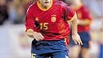 <b>MORIENTES ES EL GOL DE ESPAÑA</b>
Llega a la Euro en forma y, con Raúl de apoyo, deben marcar.