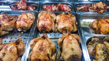Whole Grilled, roasted Chickens For Sale At Store