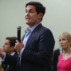 Mark Cuban apoya que los jugadores se arrodillen durante el himno: "Espero unirme a ellos"