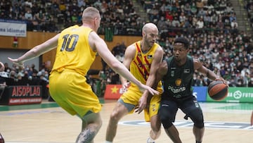 Magnífico partido de los verdinegros que rubricaron una victoria histórica en un Olímpic apoteósico. El Barça, sin respuestas, naufraga en Badalona.