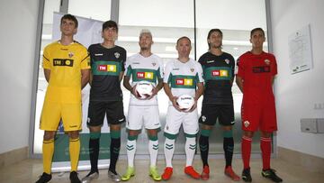 El Elche presenta las nuevas camisetas de la marca Hummel