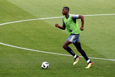 Hugo Lloris urges Paul Pogba to step up to be France's "leader"