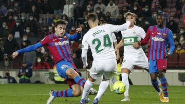 Soccer Football - LaLiga - FC Barcelona v Elche - Camp Nou, Barcelona, Spain - December 18, 2021 FC Barcelona's Nico Gonzalez scores their third goal REUTERS/Albert Gea