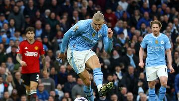 Soccer Football - Premier League - Manchester City v Manchester United - Etihad Stadium, Manchester, Britain - March 3, 2024 Manchester City's Erling Braut Haaland scores their third goal REUTERS/Carl Recine NO USE WITH UNAUTHORIZED AUDIO, VIDEO, DATA, FIXTURE LISTS, CLUB/LEAGUE LOGOS OR 'LIVE' SERVICES. ONLINE IN-MATCH USE LIMITED TO 45 IMAGES, NO VIDEO EMULATION. NO USE IN BETTING, GAMES OR SINGLE CLUB/LEAGUE/PLAYER PUBLICATIONS.