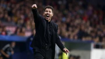Simeone da instrucciones.