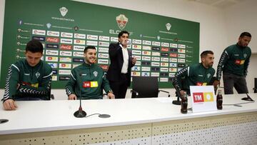 El Elche presentó a cuatro jugadores de una tacada.
