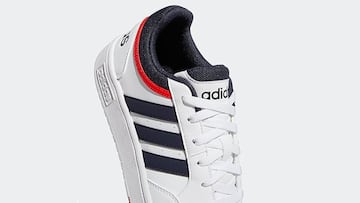 Zapatillas para hombre Adidas Hoops 3.0 Low Classic de color blanco disponibles en Amazon.