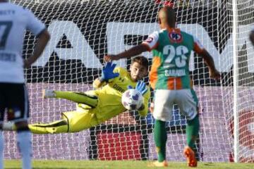 Paulo Garcés contiene el penal a Víctor Sarabia, y evita el empate de Cobresal.