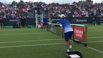 Goffin arrasó a Davidovich en Holanda.