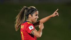 Alba Redondo celebra su gol.