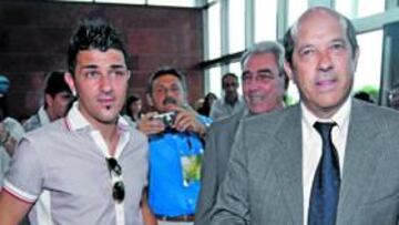 <b>VILLAMANÍA. </b>El Guaje, con Llorente, en la convención de peñas.