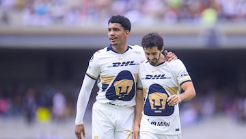 Angel Azuaje and Panlo Bennevendo of Pumas during the 7th round match between Pumas UNAM and Atlas as part of the Liga BBVA MX, Torneo Apertura 2025 at Olimpico Universitario Stadium, on August 31, 2025 in Mexico City, Mexico.