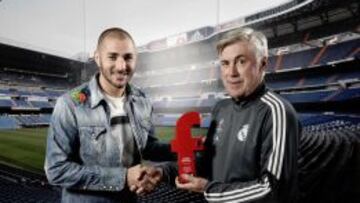 Ancelotti entregó el premio a Benzema.