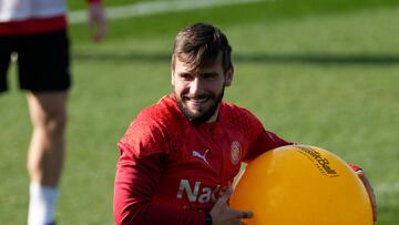 GRAFCAT9135. GIRONA, 02/02/2024.- El jugador del Girona FC Cristian Portugués 'Portu' durante el entrenamiento que el equipo gironí ha realizado este viernes en las instalaciones de La Vinya para preparar el partido de LaLiga que mañana disputarán ante la Real Sociedad. EFE/David Borrat
