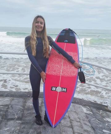 Si nos vamos a un perfil nacional, encontramos que la vigente Campeona de España Sub18 de surf, la asturiana Nerea Donaire, sigue también una dieta vegetariana. Síguela en @nereadonaire